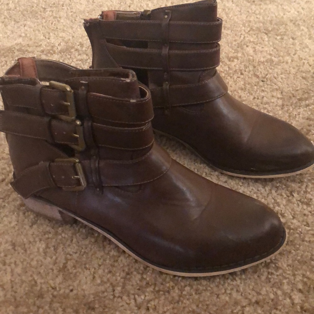 Brown Low Boots